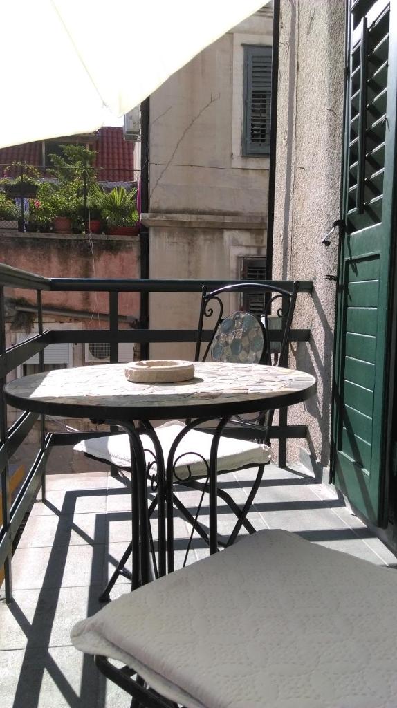 Diocletian's Palace Apartments - Tap to explore photos