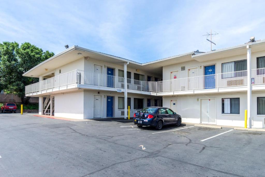 Motel 6-Redding, CA - Central photo 3