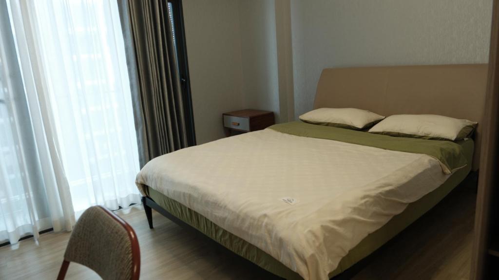 TC6 The One Vacation Apartment Super Value with swimming pool landscape Cooking Allowed, Chiang Mai