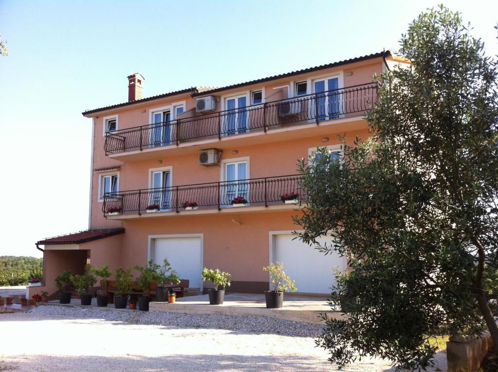 Guest House Maxi photo 4
