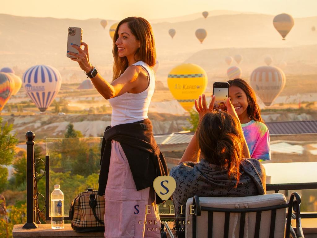 Cappadocia Fairy Chimneys Selfie Cave Hotels - Balloon View Experience, نفسهير (كابادوكيا)