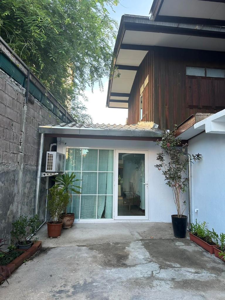 Baan Ploy In3 Cozy Lanna Home in Old Town, Chiang Mai