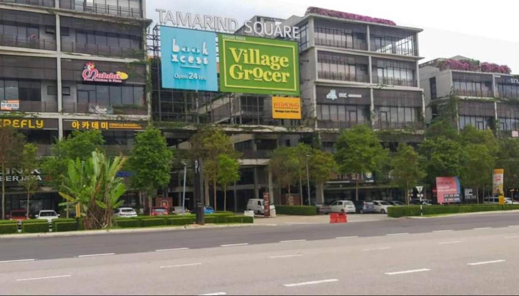 B & B Cozy Duplex Tamarind Square Cyberjaya - Tap to explore photos