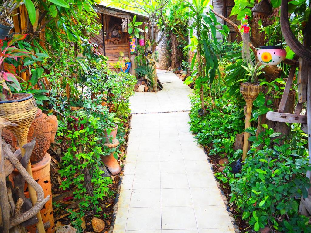 Three J Guesthouse photo 4