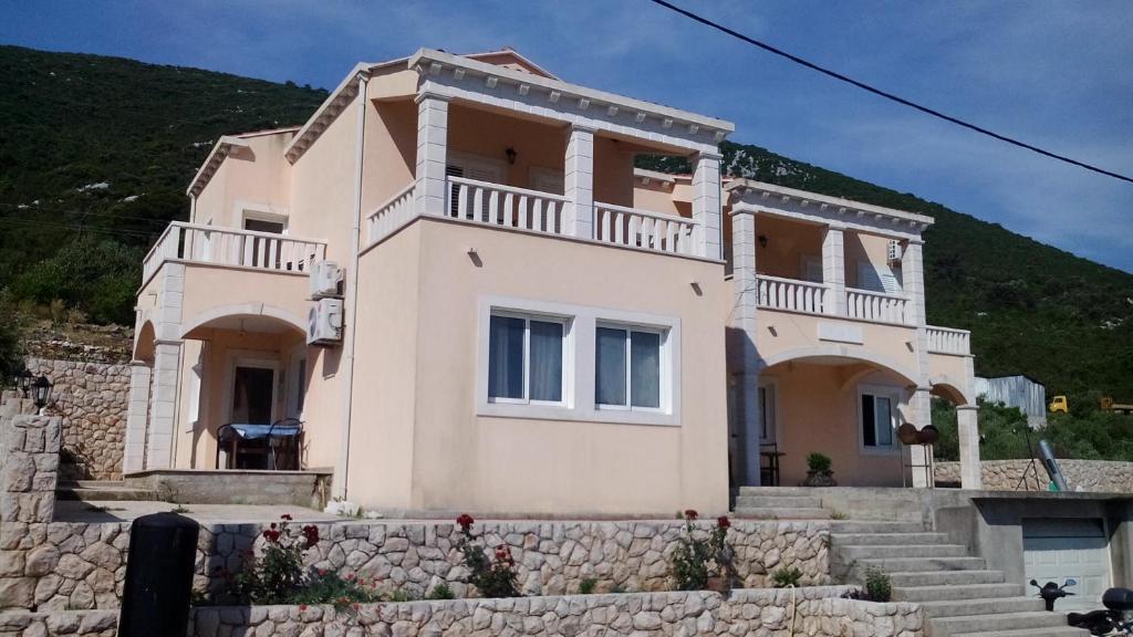 Apartments Ivanka photo 2