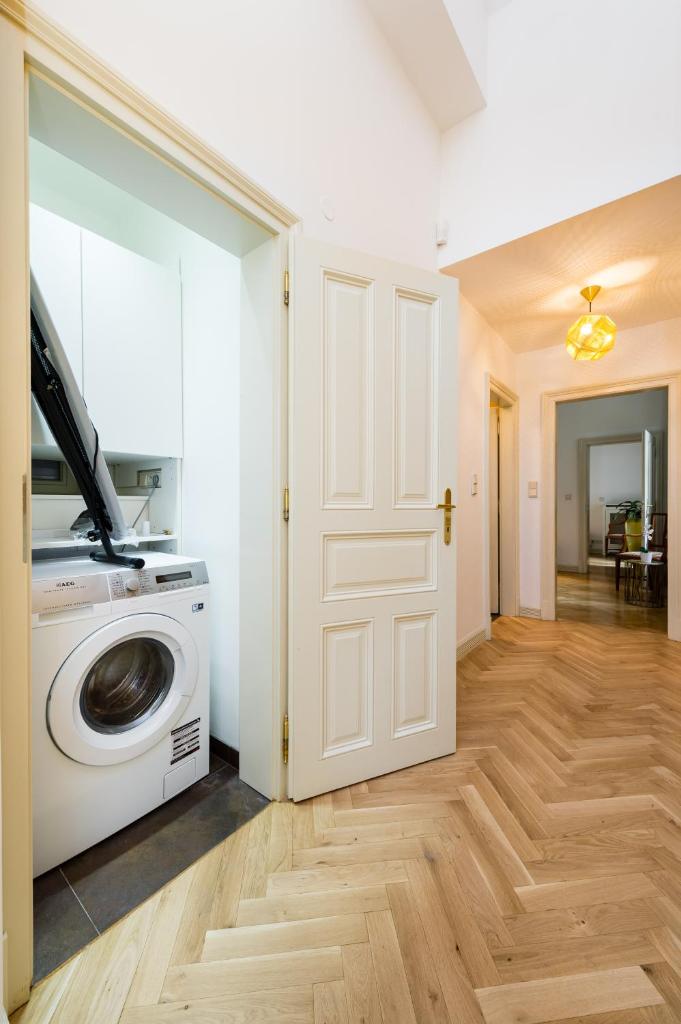 Апартаменты (Апартаменты с 2 спальнями), Opletalova Apartments