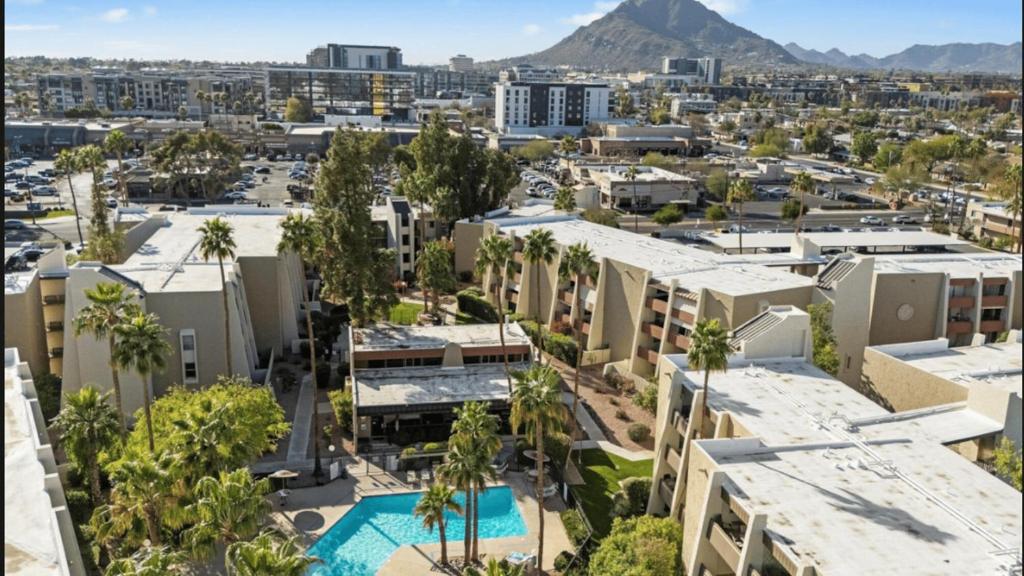 Beautiful 2-Bdrm 2-Bath in Old Town Scottsdale - Tap to explore photos