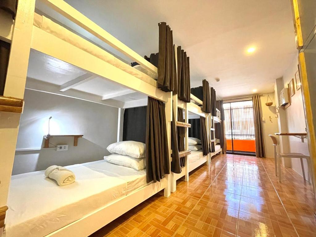 Chill Out Hostel Room Type - 6-Bed Mixed Dormitory Room