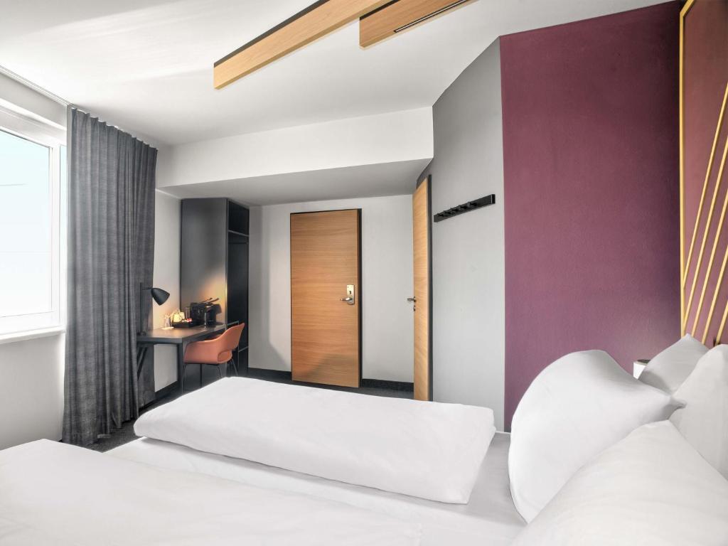 B&B Hotel Bielefeld-City - Tap to explore photos