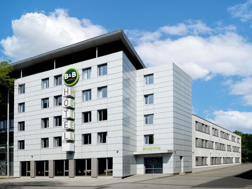 B&B Hotel Bielefeld-City - Tap to explore photos
