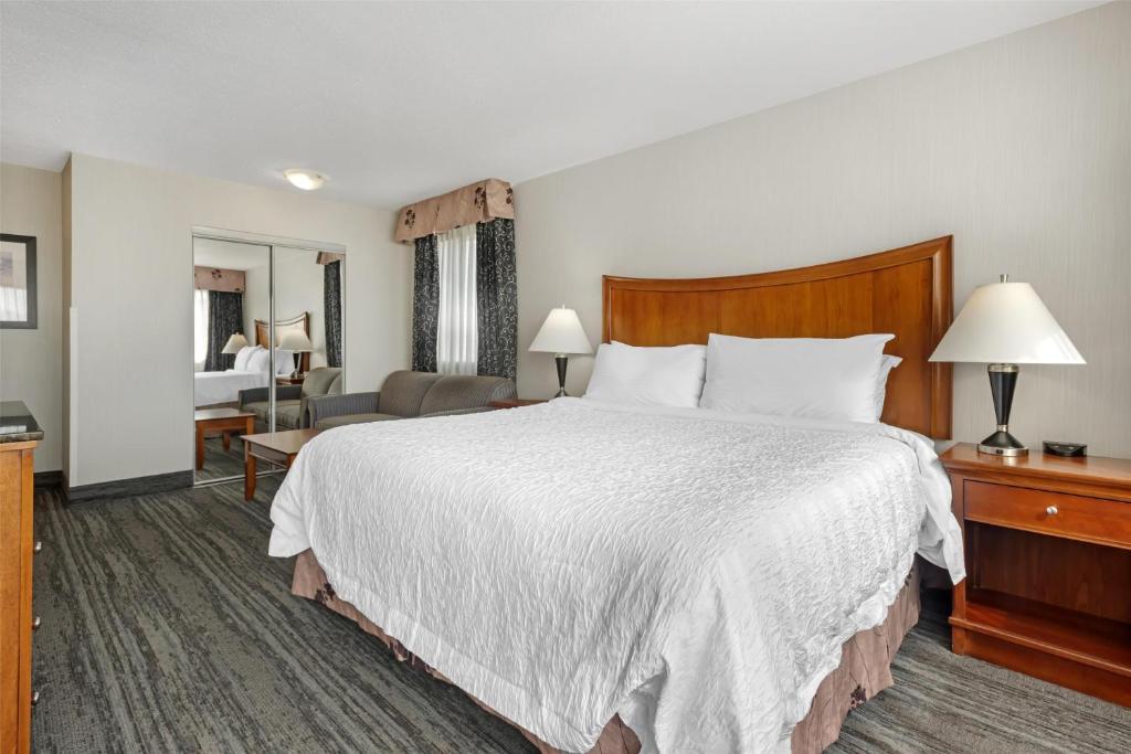 Best Western Plus Suites Downtown Room Type - Executive King Room