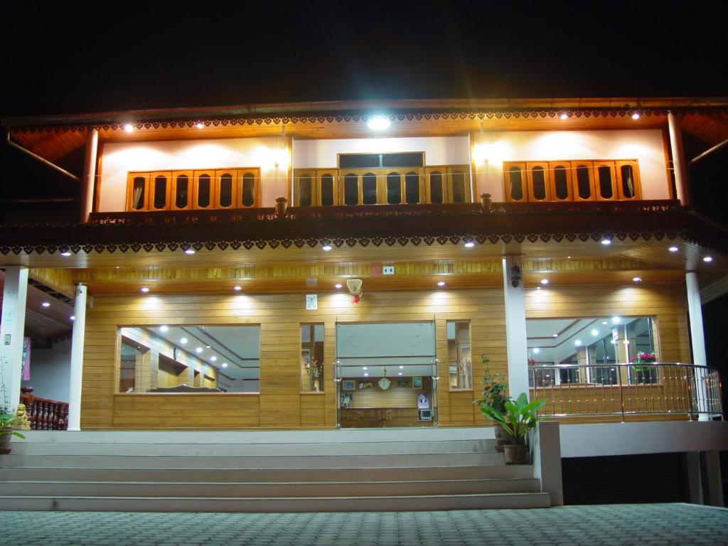 Baan Rom Mai photo 4