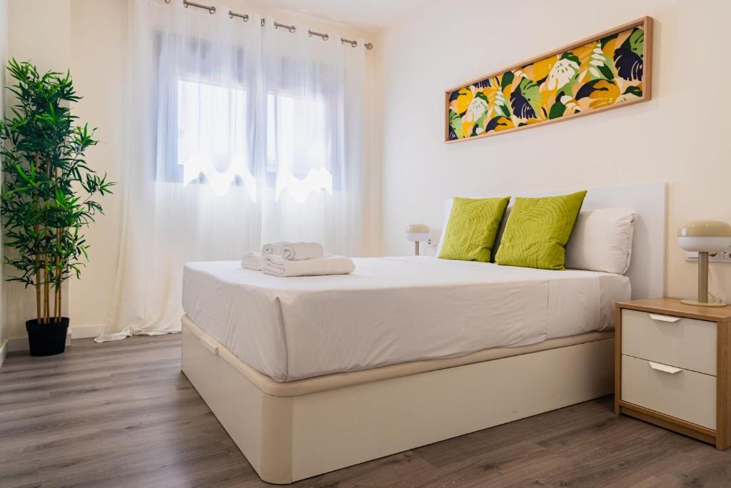 Apartment with pool-2Bedrooms 2Bathrooms-Málaga - Tap to explore photos