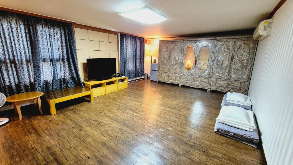 Kyungha Spa Hotel - Tap to explore photos