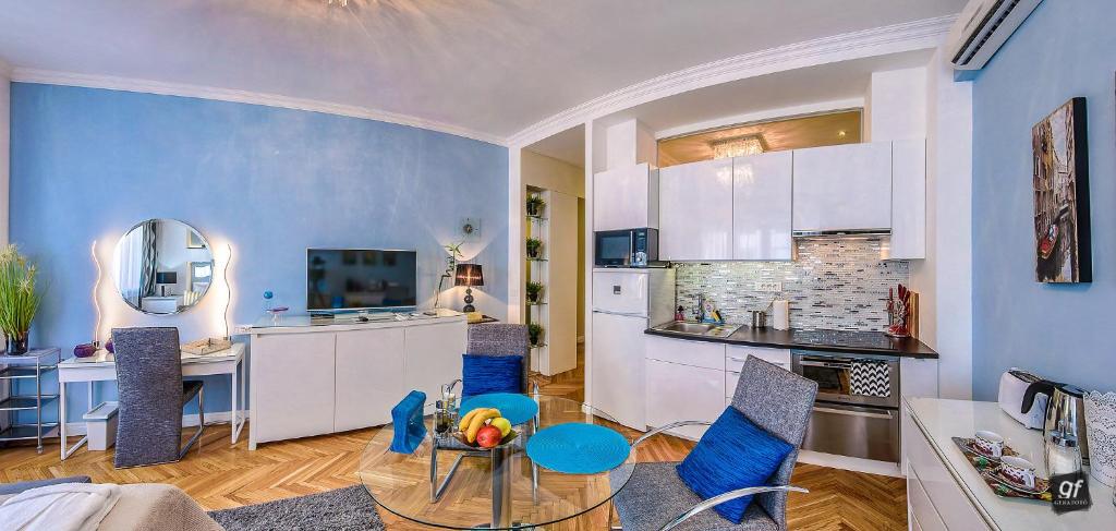 Студио (Номер-студио с балконом, вид на реку), Vip Apartments Budapest