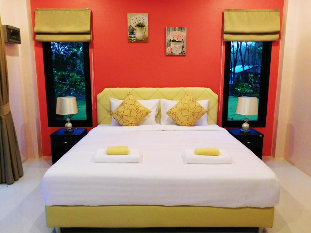 Phuket Sirinapha Resort photo 4
