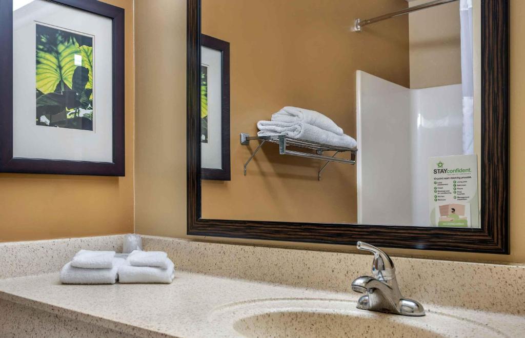 Extended Stay America Suites - Houston - Willowbrook - HWY 249 - Tap to explore photos