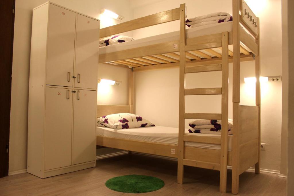 Номер (Кровать в общем 8-местном номере для мужчин и женщин), Hostel Angelina Old Town