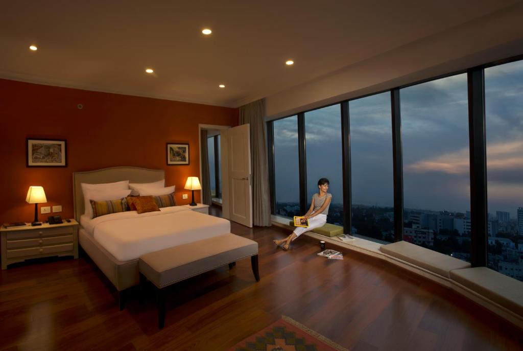 Семейный (One Bed Room Residence), The Waverly Hotel & Residences