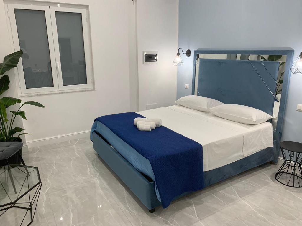 miris apartment fast comfortable naples airport capodichino 25 minutes walk self check-in, Naples