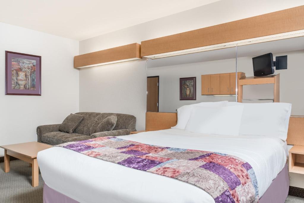 Microtel Inn & Suites by Wyndham Mankato photo 4