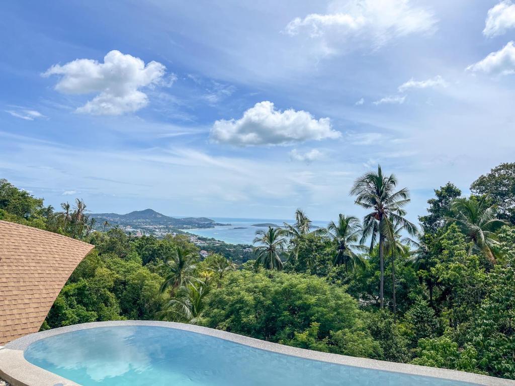 Tropical 2Br Infinity Pool & Sea Jungle View - Tap to explore photos
