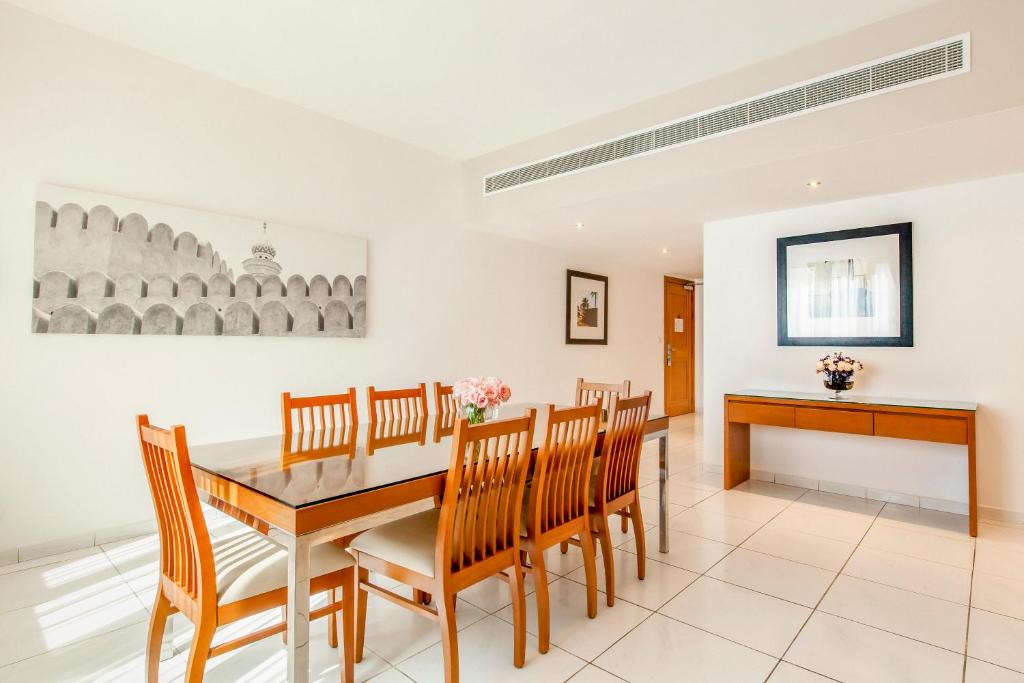Апартаменты (Апартаменты с 3 спальнями - Делюкс: Golden Sands 10), Апарт-отель Golden Sands Hotel Apartments