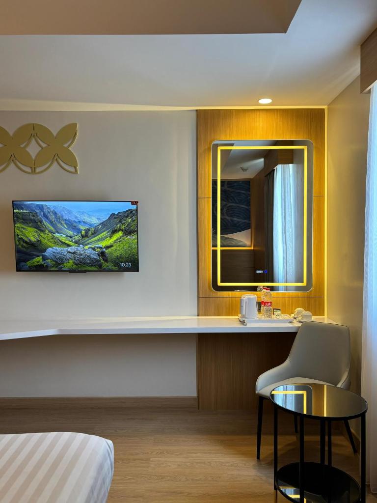 Metland Hotel Bekasi photo 2