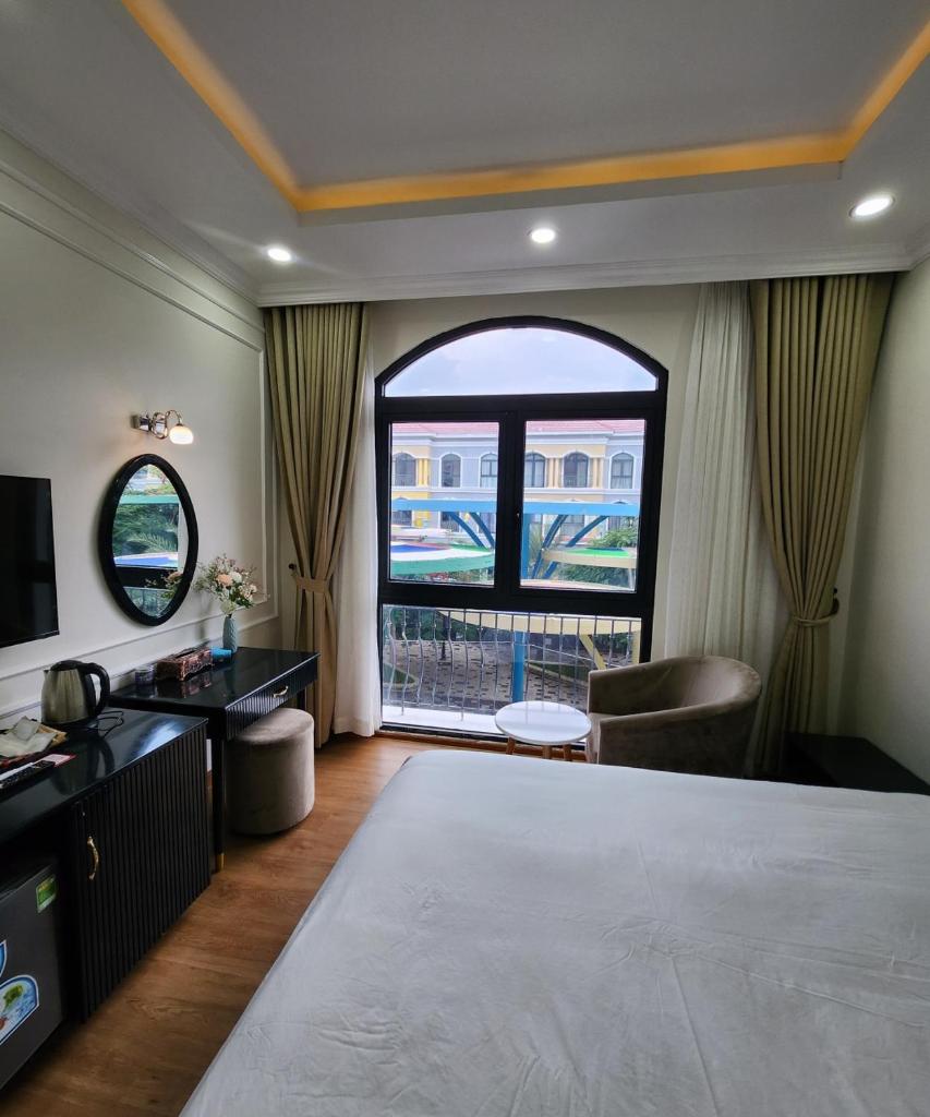 BREAKING DAWN- TAEYANG Hotel Phú Quốc, Mittakpheap