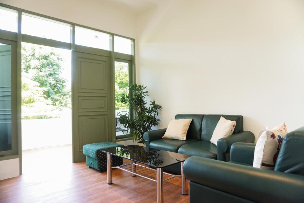 Riverdale Villa Bandung photo 2