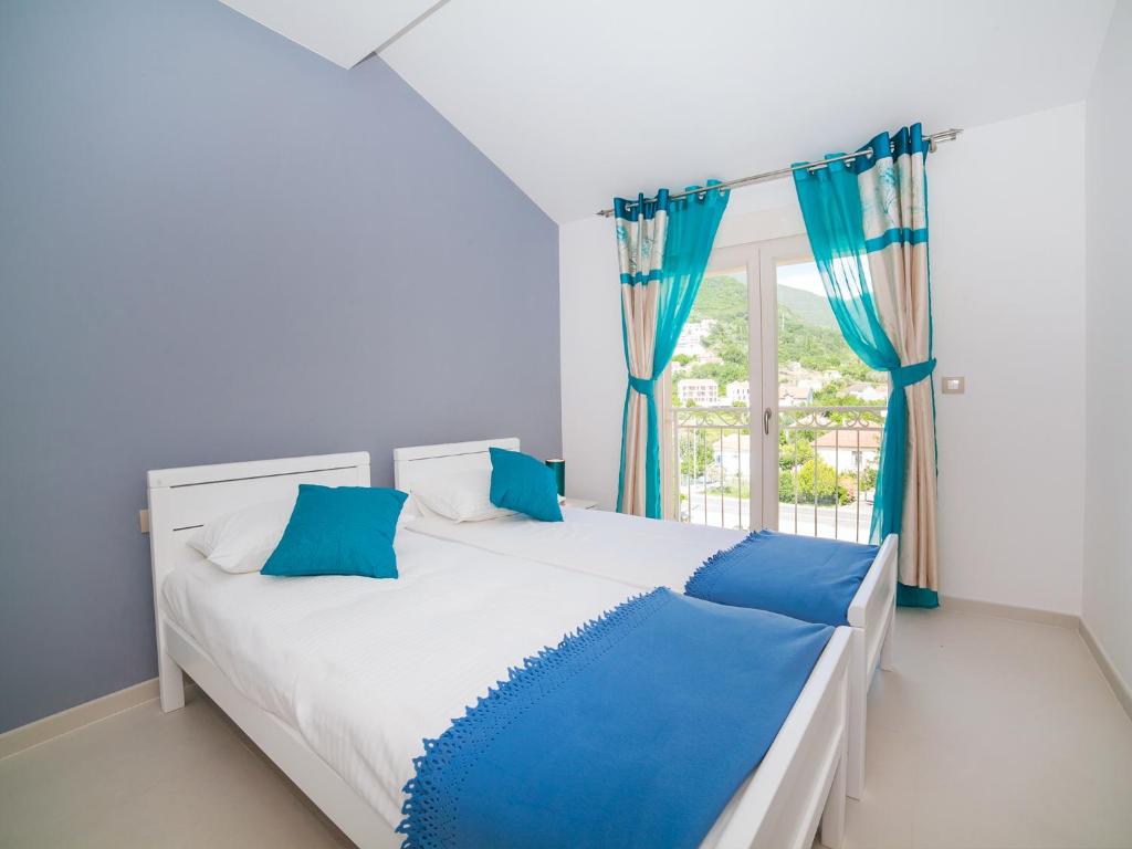 Апартаменты (Апартаменты с 2 спальнями, балконом и видом на море), Sea Point Apartments