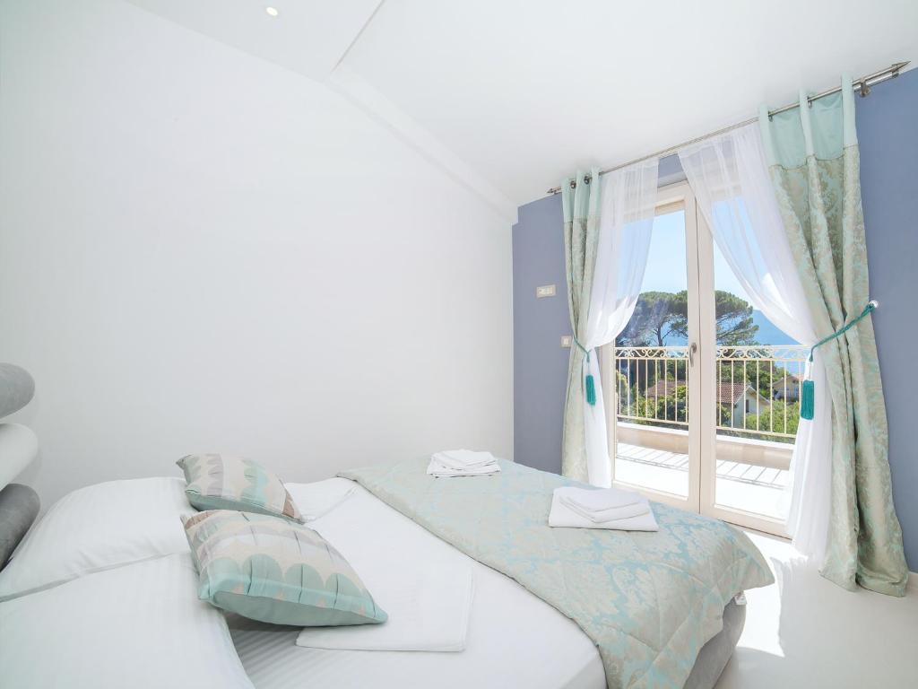 Апартаменты (Апартаменты с 2 спальнями, балконом и видом на море), Sea Point Apartments