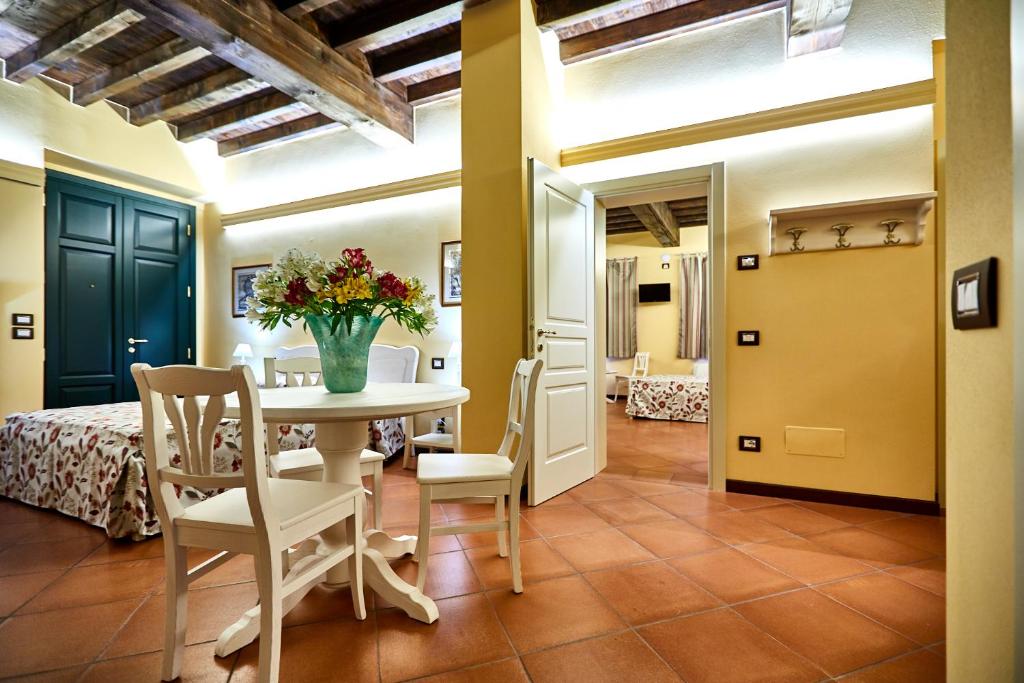 Albergo Trattoria Il Leone - Tap to explore photos