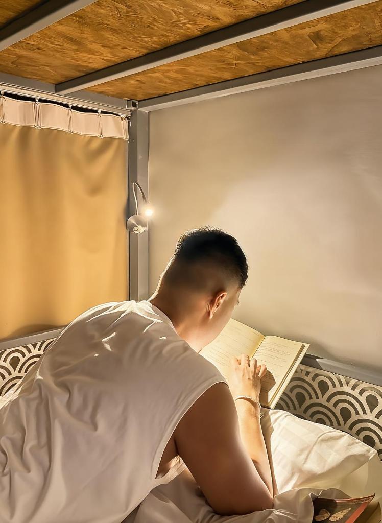 Friends Hostel - Phuket Airport Room Type - Bed in 6-Bed Mixed Dormitory Room