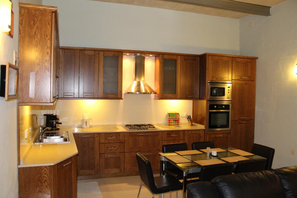 South Village Townhouse photo 3