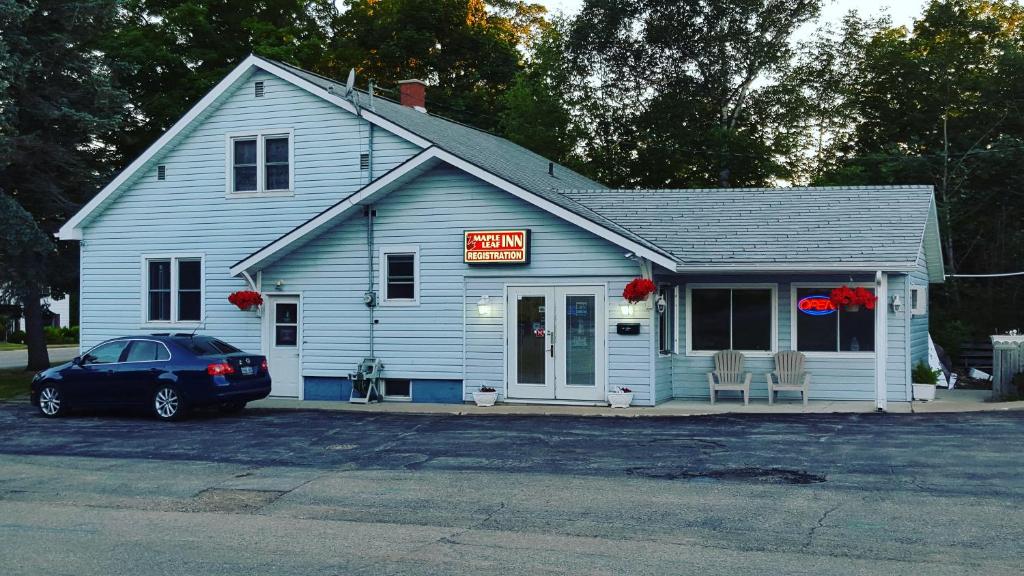 Maple Leaf Inn photo 3