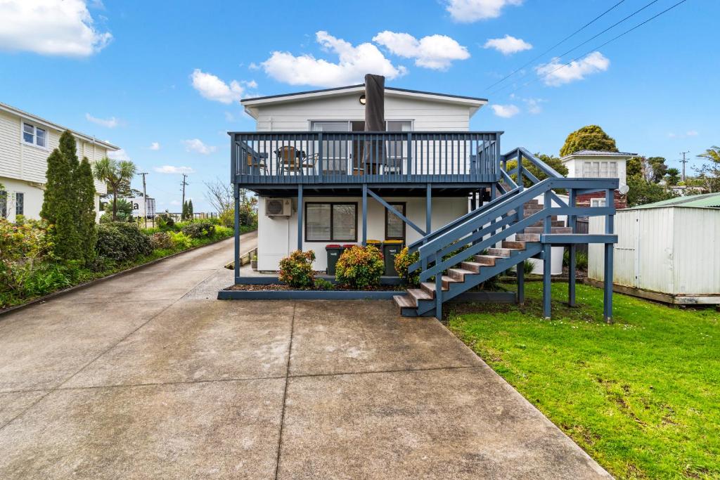 Maraetai Beach house