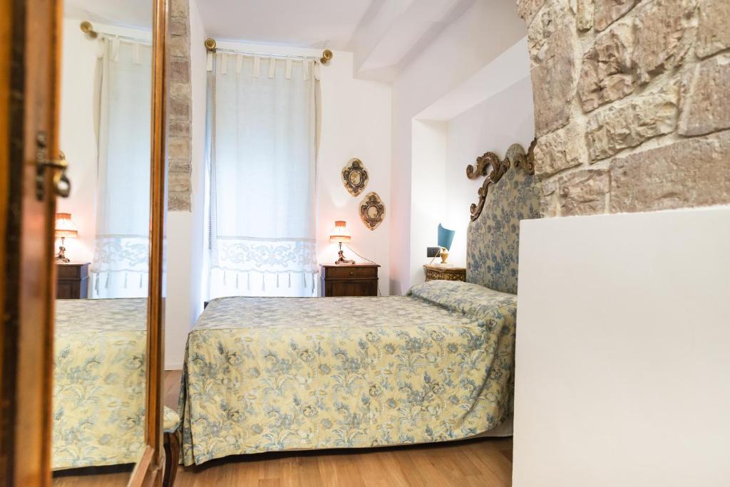 La piazzetta delle erbe photo 3