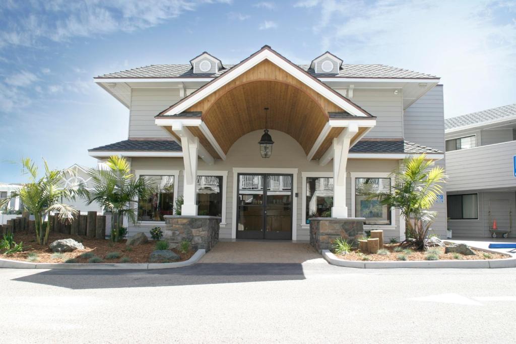 Pismo Lighthouse Suites photo 1