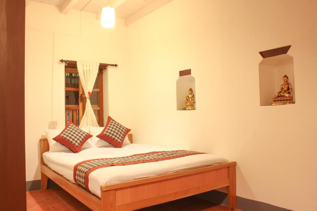 Hiranya Guest House - Tap to explore photos