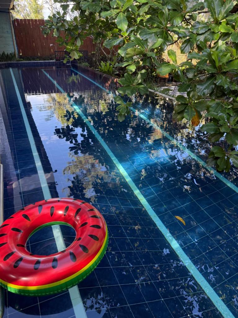 Griya Oma Nining-Large House with Swimming Pool photo 2