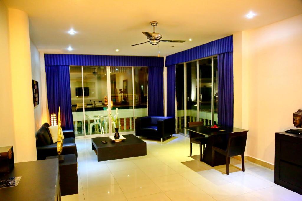 Сьюит (Люкс с кроватью размера «king-size»), East Suites