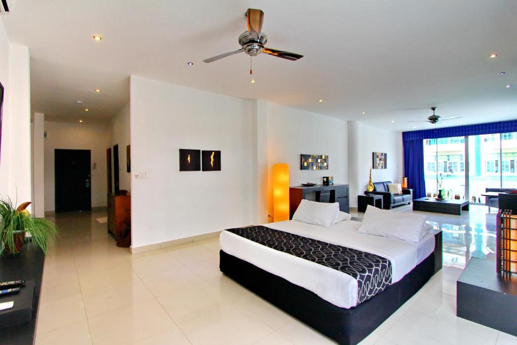 East Suites photo 2