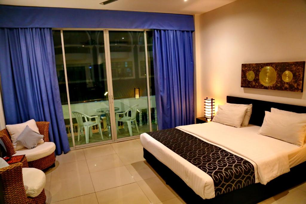 Двухместный (Улучшенный двухместный номер с 1 кроватью), East Suites