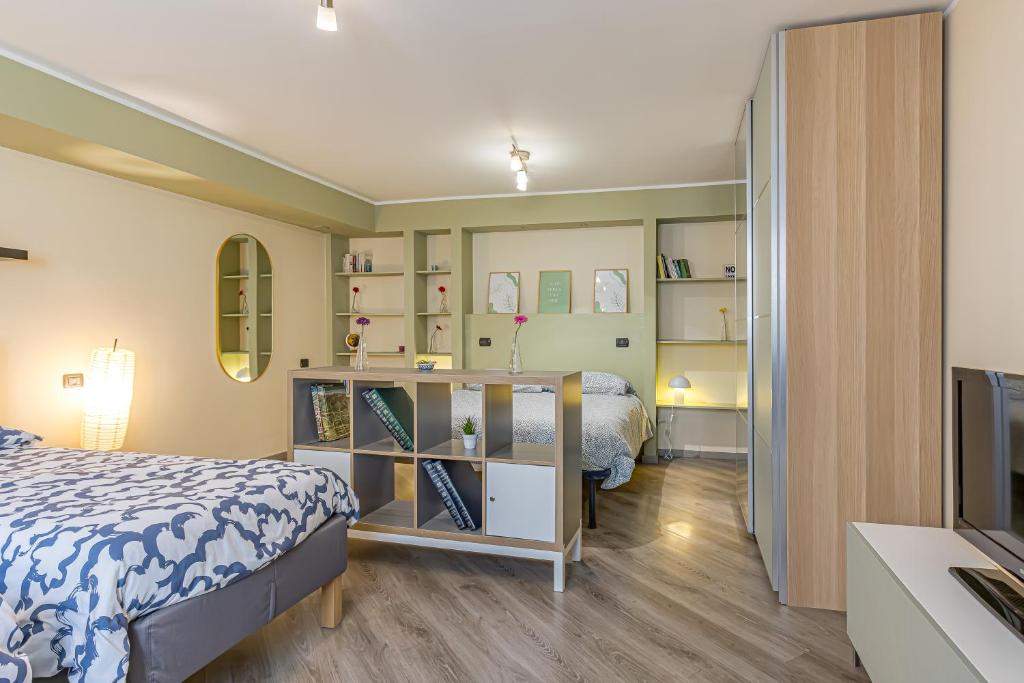 Appartamento Aleph with private parking, next train station