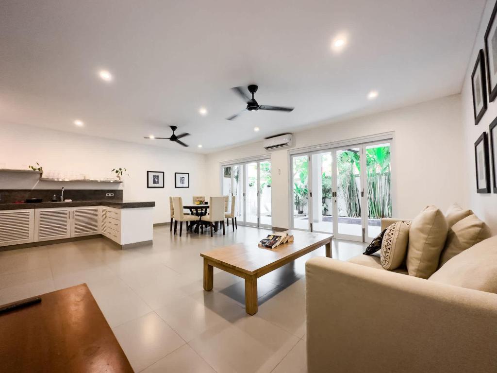 Beautiful 2 Bedroom Villa with pool in Canggu