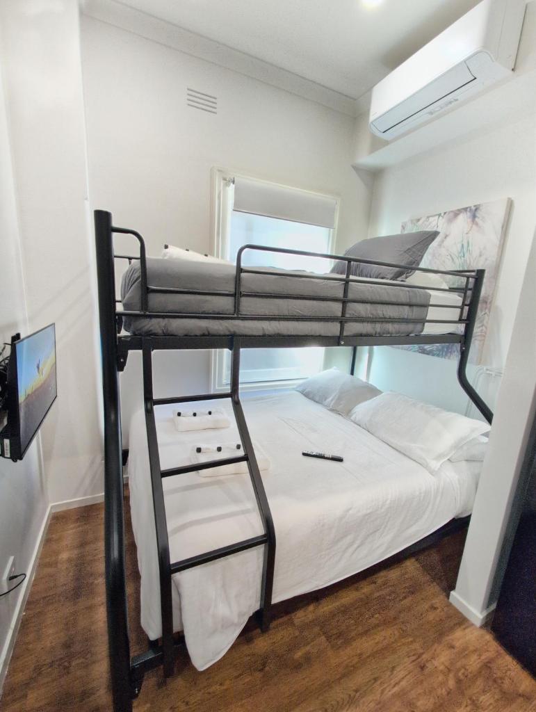 Grosvenor 3121 Richmond Room Type - Standard Apartment