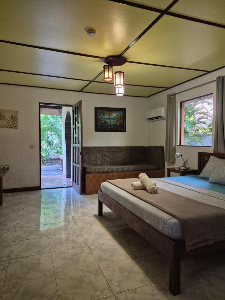Alonaland Resort Apartelle Room Type - Bungalow