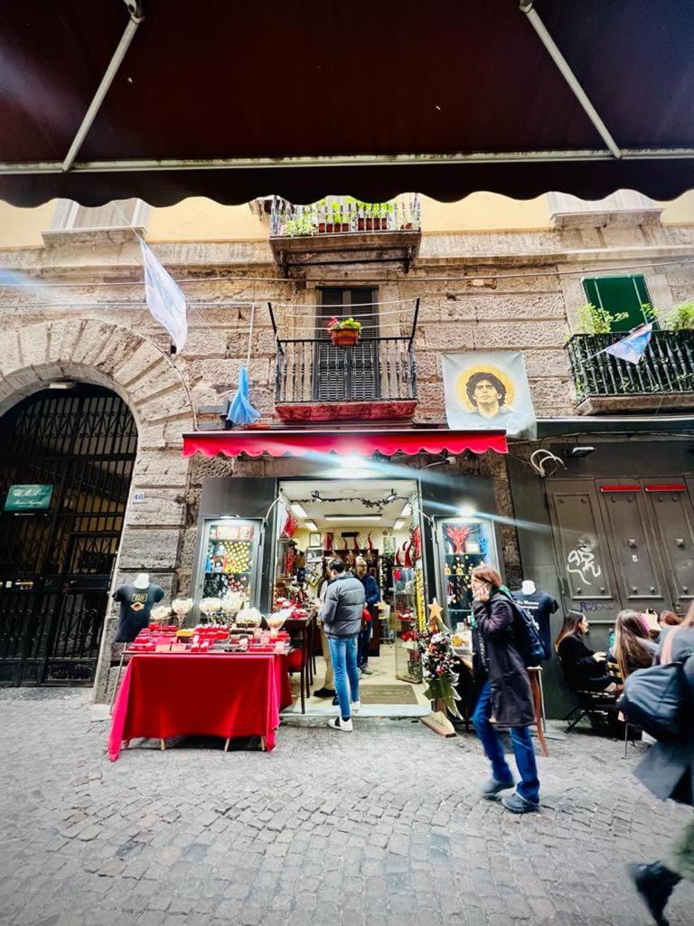 Casa del Poeta - Spaccanapoli - Tap to explore photos