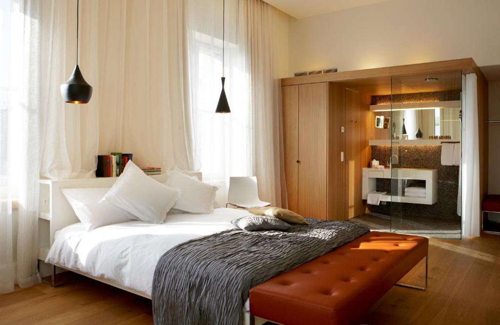 B2 Boutique Hotel + Spa - Tap to explore photos